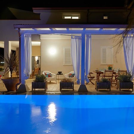 Villa Zamia Con Piscina サンタ・マリア・デル・フォカッロ エクステリア 写真