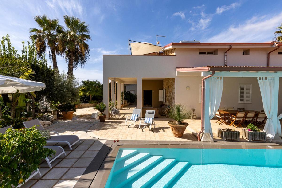 Villa Zamia Con Piscina サンタ・マリア・デル・フォカッロ エクステリア 写真