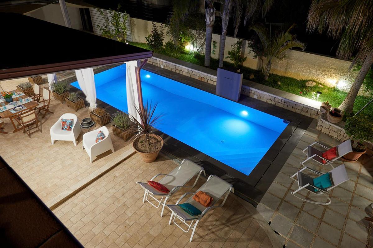 Villa Zamia Con Piscina サンタ・マリア・デル・フォカッロ エクステリア 写真