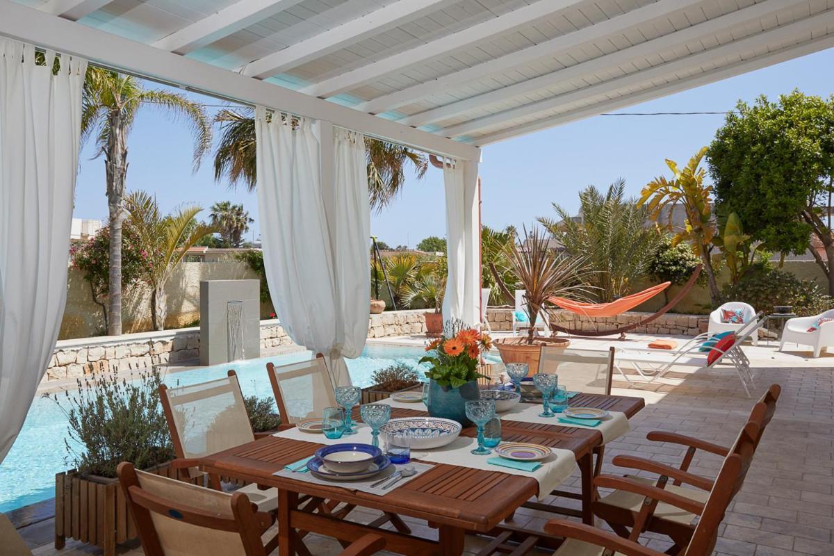 Villa Zamia Con Piscina サンタ・マリア・デル・フォカッロ エクステリア 写真