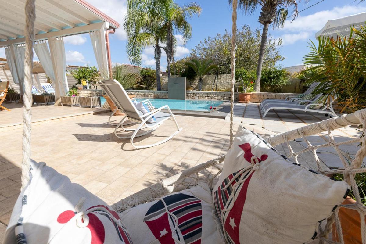 Villa Zamia Con Piscina サンタ・マリア・デル・フォカッロ エクステリア 写真