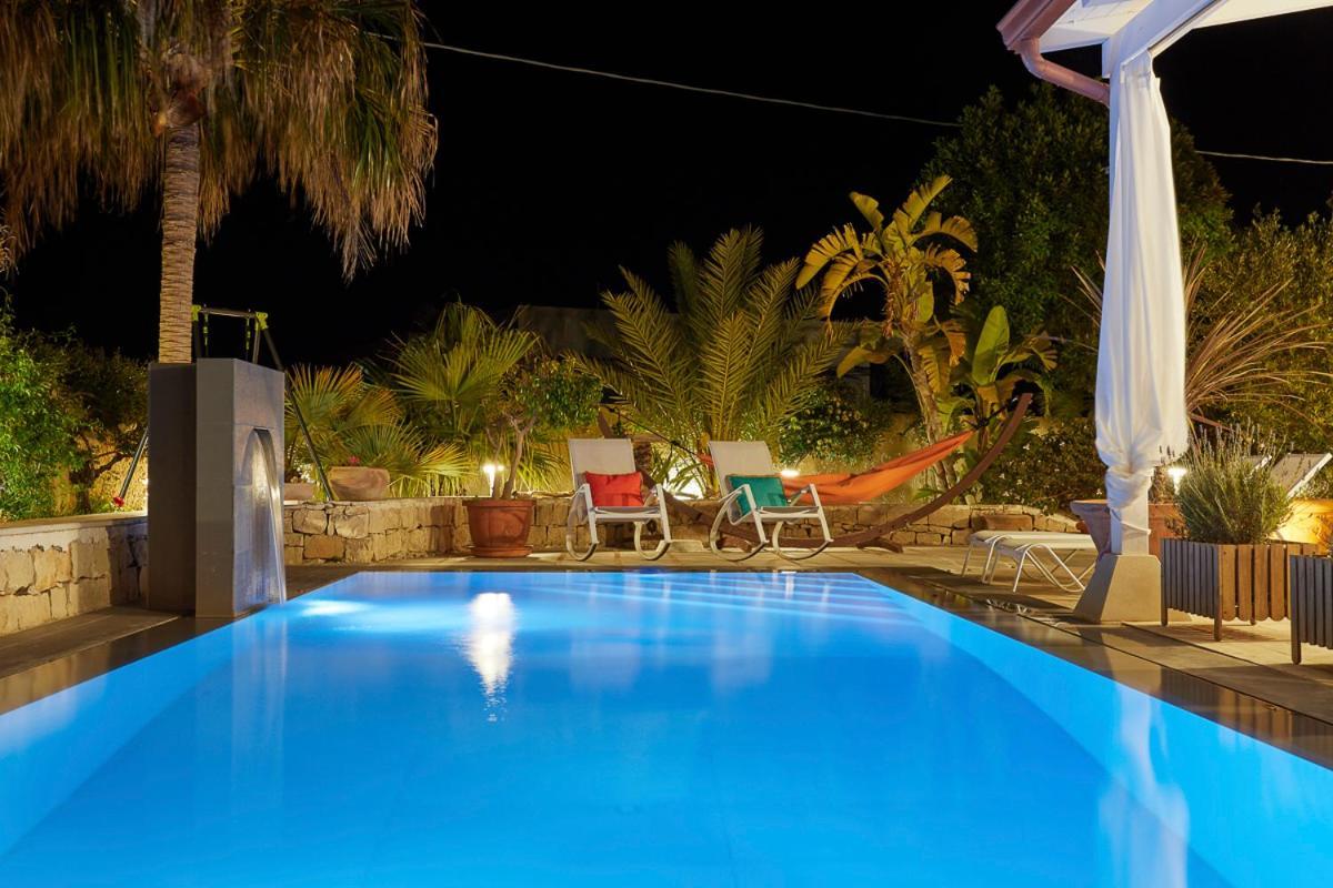 Villa Zamia Con Piscina サンタ・マリア・デル・フォカッロ エクステリア 写真