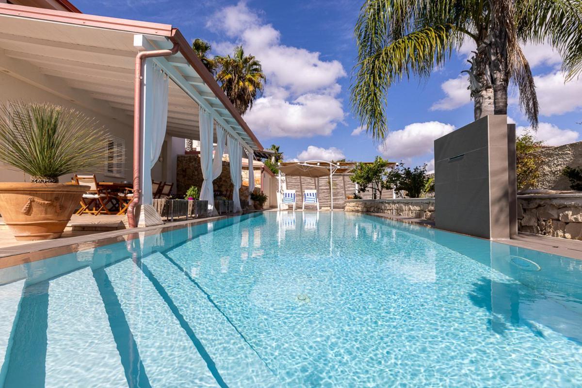 Villa Zamia Con Piscina サンタ・マリア・デル・フォカッロ エクステリア 写真